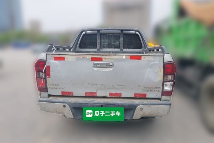 Used Isuzu D-MAX 2015 2.5T 4x4 Manual Base Version 4JK1 Rear
