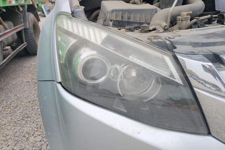 Used Isuzu D-MAX 2015 2.5T 4x4 Manual Base Version 4JK1 Right Front Headlight