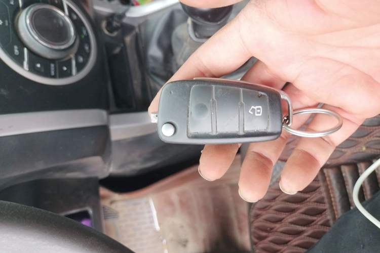 Used Isuzu D-MAX 2015 2.5T 4x4 Manual Base Version 4JK1 Vehicle Key