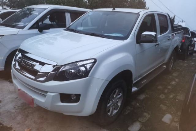 Used Isuzu D-MAX 2015 2.5T Two-Wheel Drive Manual High-Performance Base Version 4JK1