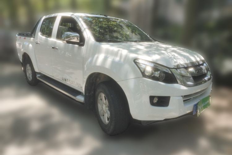 Used Isuzu D-MAX 2015 2.5T Two-Wheel Drive Automatic High-Performance Elite Version 4JK1 Exterior 2