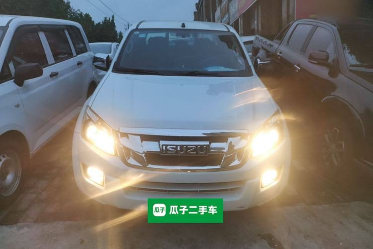 Used Isuzu D-MAX 2015 2.5T Two-Wheel Drive Manual High-Performance Base Version 4JK1 Front