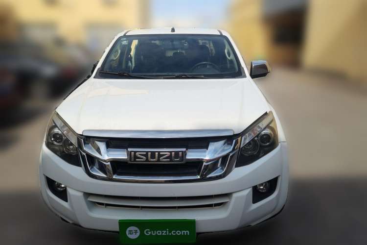 Used Isuzu D-MAX 2015 2.5T Two-Wheel Drive Manual High-Performance Base Version 4JK1 Front