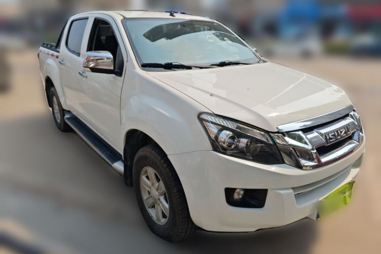 Used Isuzu D-MAX 2015 2.5T Two-Wheel Drive Automatic High-Performance Elite Version 4JK1 Front Right 45 Deg
