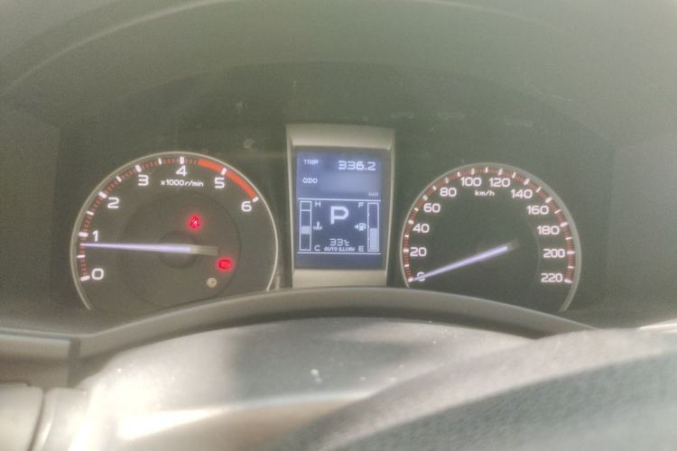 Used Isuzu D-MAX 2015 2.5T Two-Wheel Drive Automatic High-Performance Elite Version 4JK1 Instrument Cluster