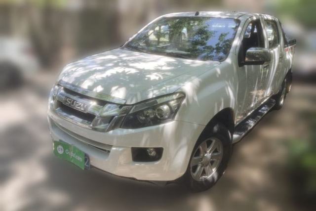 Used Isuzu D-MAX 2015 2.5T Two-Wheel Drive Automatic High-Performance Elite Version 4JK1