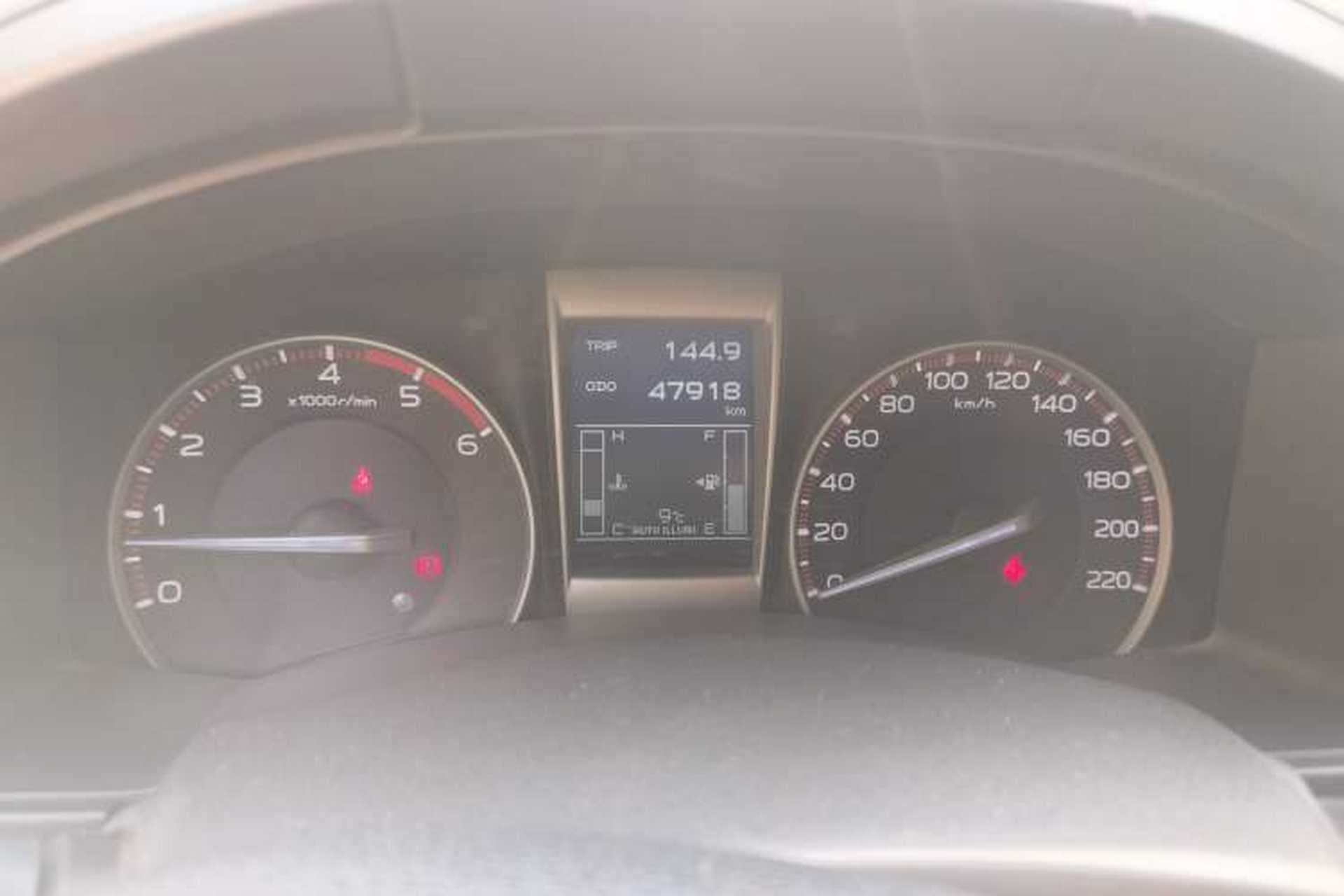Used Isuzu D-MAX 2015 2.5T Two-Wheel Drive Manual High-Performance Base Version 4JK1 Odometer Close Up