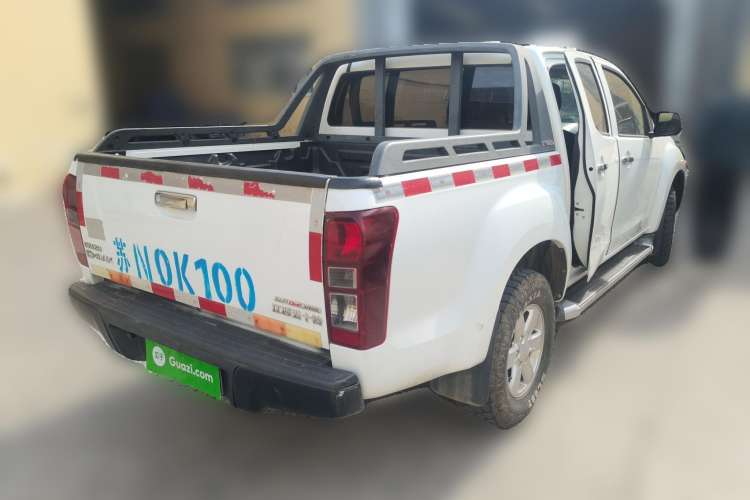 Used Isuzu D-MAX 2015 2.5T Two-Wheel Drive Manual High-Performance Base Version 4JK1 Rear Right 45 Deg