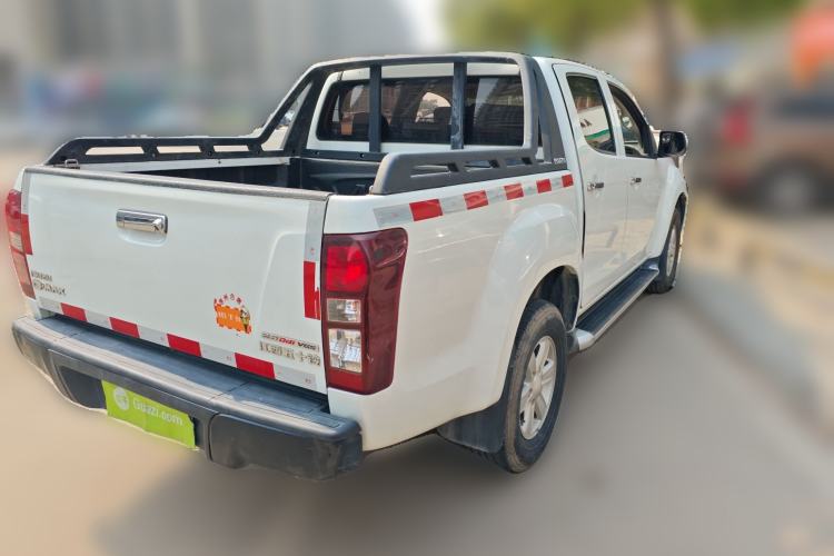 Used Isuzu D-MAX 2015 2.5T Two-Wheel Drive Automatic High-Performance Elite Version 4JK1 Rear Right 45 Deg