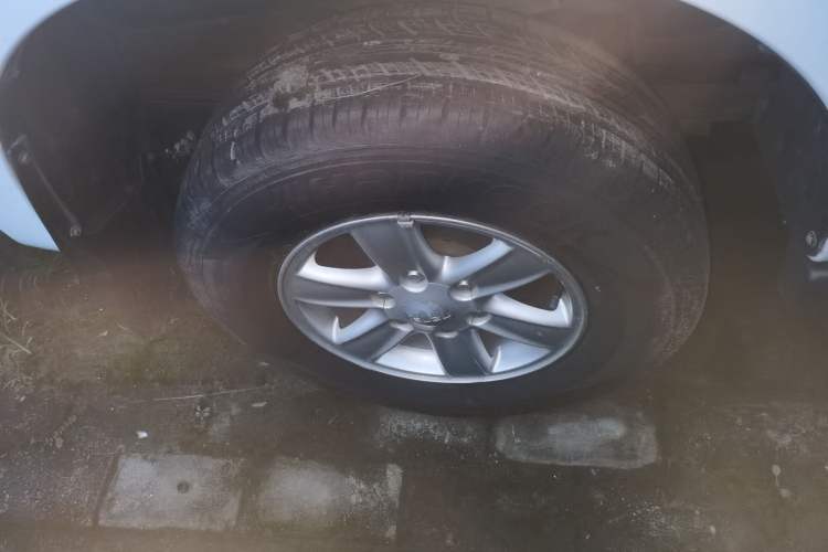 Used Isuzu D-MAX 2015 2.5T Two-Wheel Drive Manual High-Performance Base Version 4JK1 Right Rear Wheel Hub