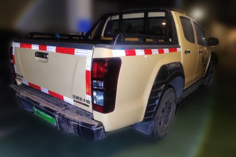 Used Isuzu D-MAX 2015 2.5T 4x4 Manual Base Version 4JK1 Rear Right 45 Deg