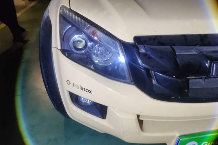 Used Isuzu D-MAX 2015 2.5T 4x4 Manual Base Version 4JK1 Right Front Headlight
