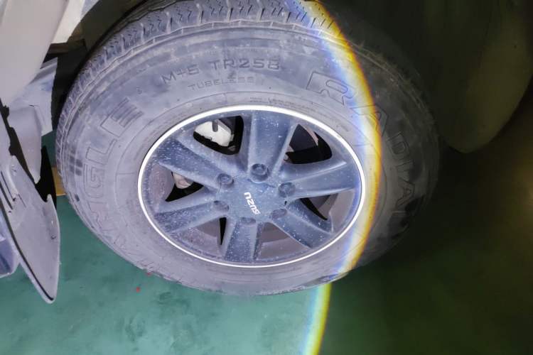 Used Isuzu D-MAX 2015 2.5T 4x4 Manual Base Version 4JK1 Right Front Wheel Hub