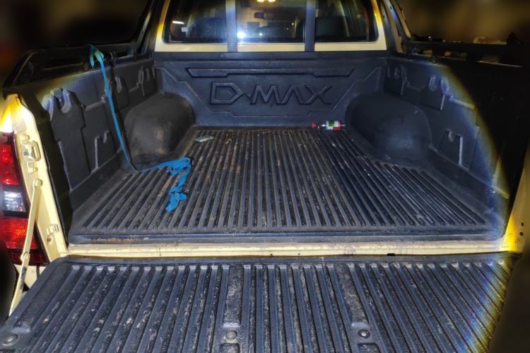 Used Isuzu D-MAX 2015 2.5T 4x4 Manual Base Version 4JK1 Trunk