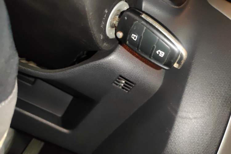 Used Isuzu D-MAX 2015 2.5T 4x4 Manual Base Version 4JK1 Vehicle Key