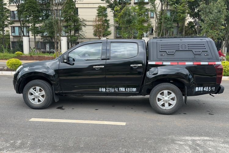 Used Isuzu D-MAX 2018 2.5T Four-Wheel Drive Base Version JE4D25Q5A Exterior 2