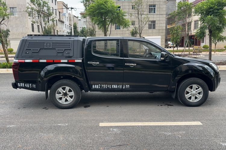Used Isuzu D-MAX 2018 2.5T Four-Wheel Drive Base Version JE4D25Q5A Exterior 3
