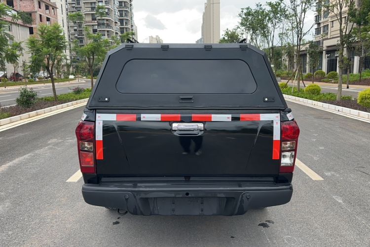 Used Isuzu D-MAX 2018 2.5T Four-Wheel Drive Base Version JE4D25Q5A Exterior 4