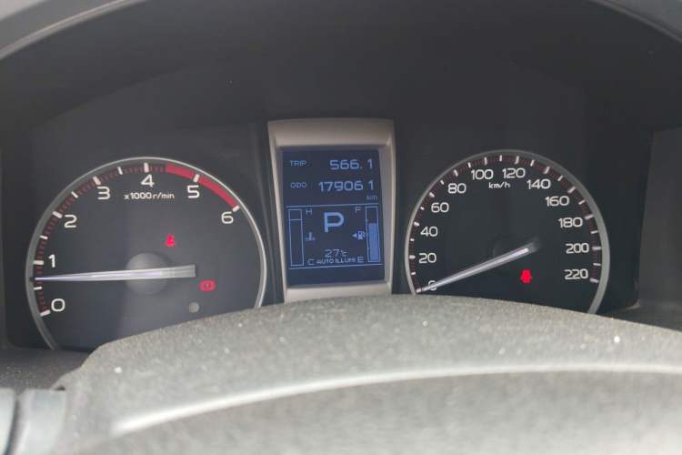 Used Isuzu D-MAX 2018 3.0T Four-Wheel Drive Automatic Ultra-Luxury Version 4JJ1-TC HI Instrument Cluster