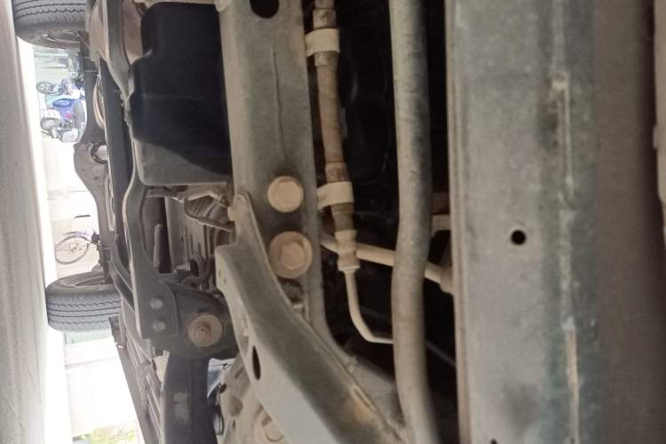 Used Isuzu D-MAX 2018 2.5T Two-Wheel-Drive Base Version JE4D25Q5A Chassis Front