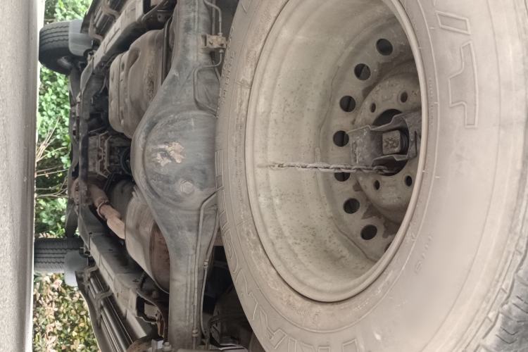 Used Isuzu D-MAX 2018 2.5T Two-Wheel-Drive Base Version JE4D25Q5A Chassis Rear