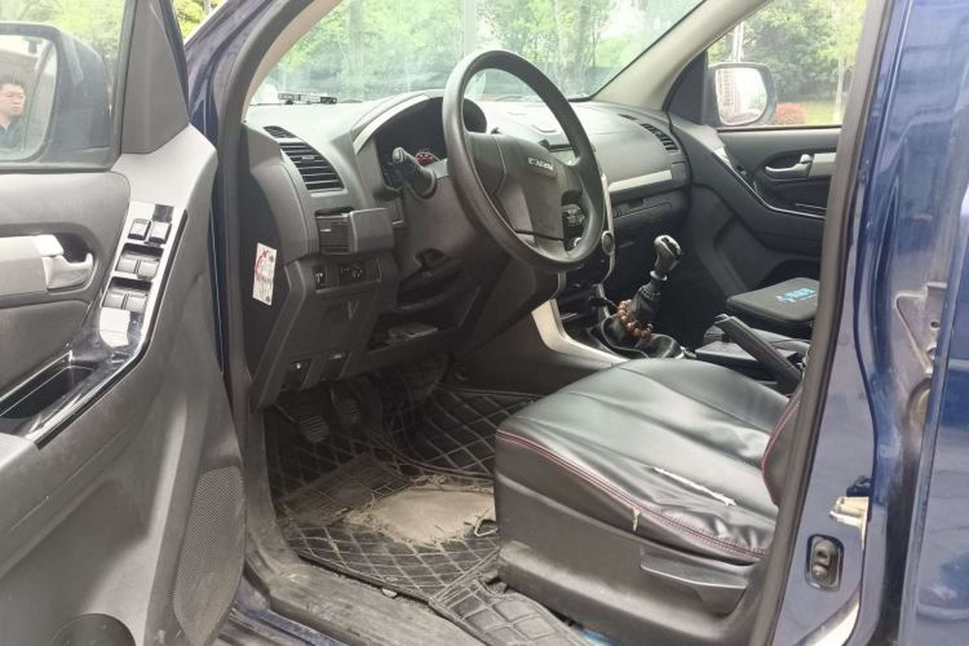 Used Isuzu D-MAX 2018 2.5T Two-Wheel-Drive Base Version JE4D25Q5A Driver Seat
