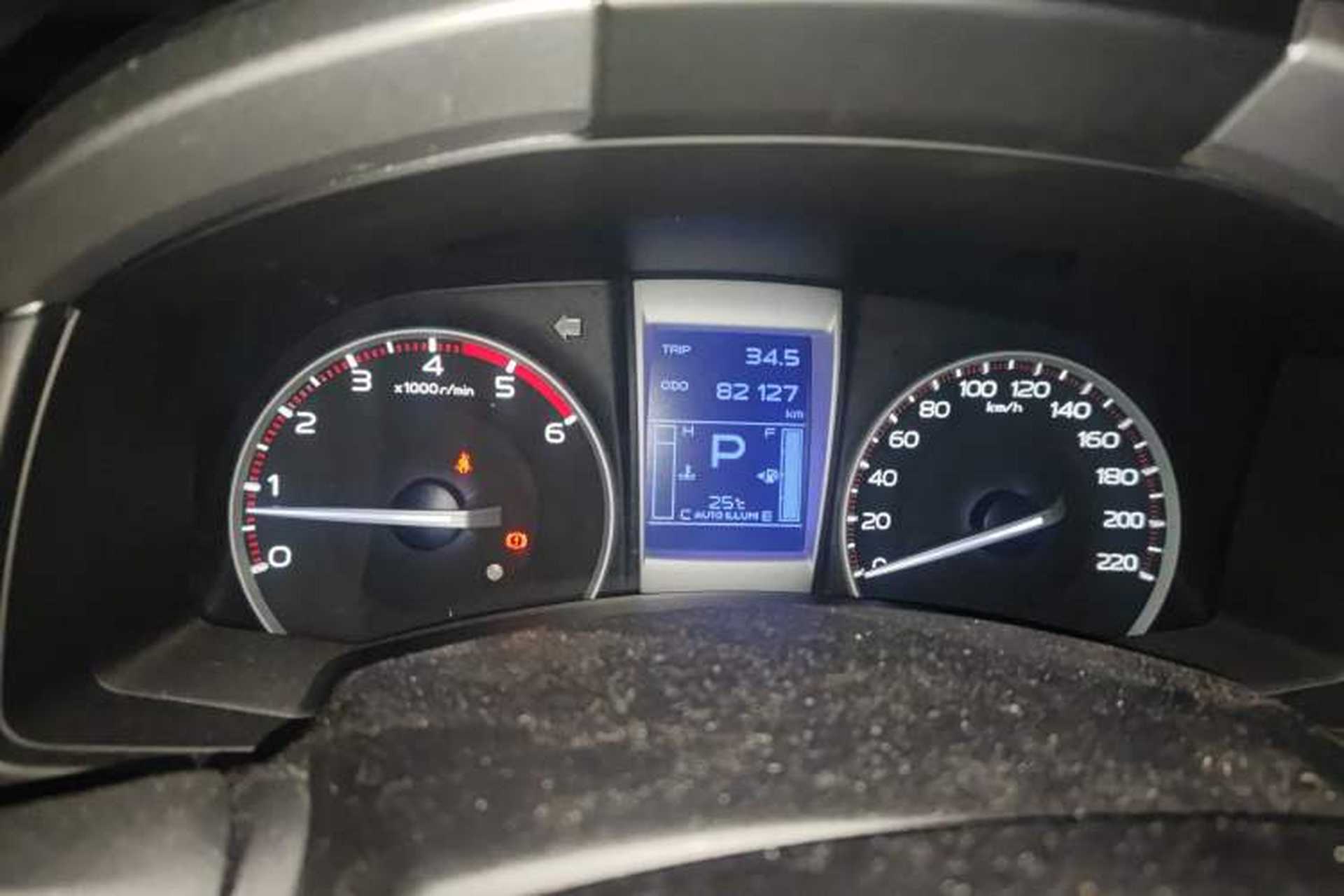 Used Isuzu D-MAX 2018 3.0T Four-Wheel Drive Automatic Ultra-Luxury Version 4JJ1-TC HI Instrument Cluster