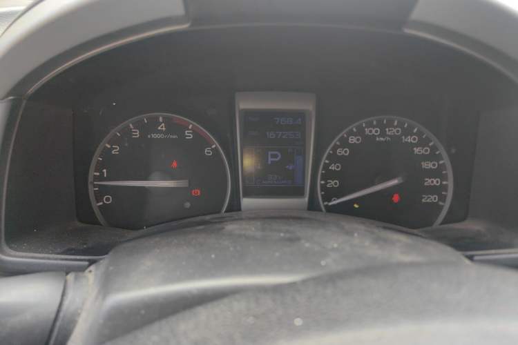 Used Isuzu D-MAX 2018 3.0T Two-Wheel Drive Automatic Elite Version 4JJ1-TC HI Instrument Cluster