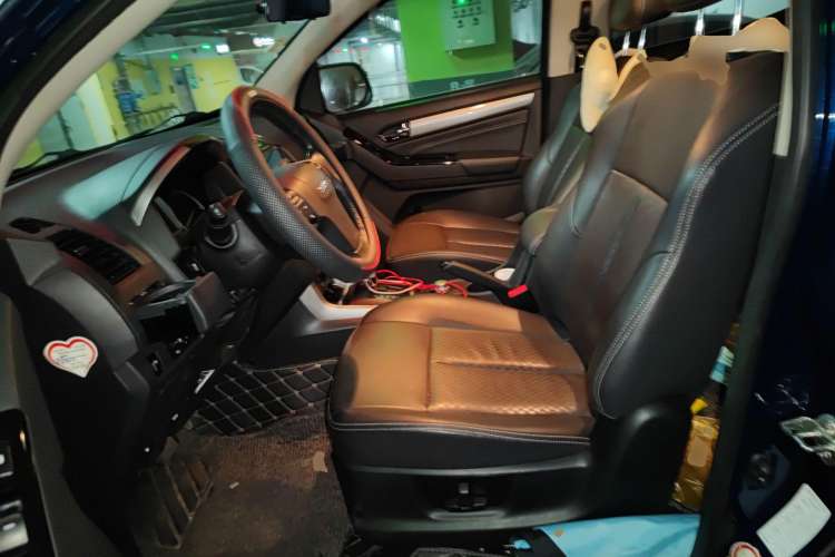 Used Isuzu D-MAX 2018 3.0T Four-Wheel Drive Automatic Ultra-Luxury Version 4JJ1-TC HI Left Front Seat