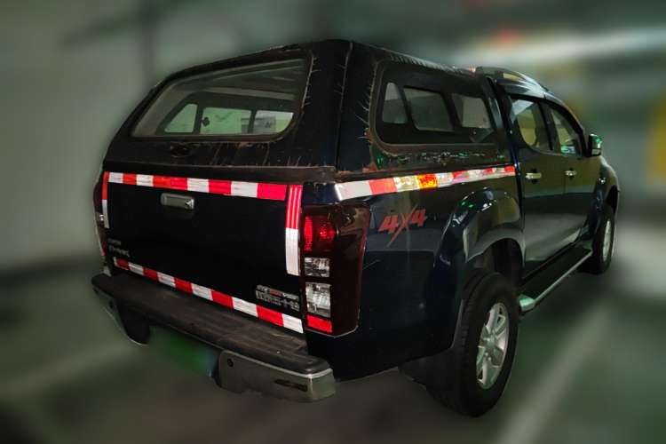 Used Isuzu D-MAX 2018 3.0T Four-Wheel Drive Automatic Ultra-Luxury Version 4JJ1-TC HI Rear Right 45 Deg