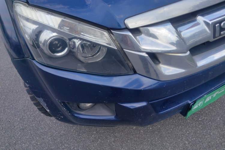Used Isuzu D-MAX 2018 3.0T Two-Wheel Drive Automatic Elite Version 4JJ1-TC HI Right Front Headlight