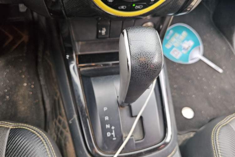 Used Isuzu D-MAX 2018 3.0T Four-Wheel Drive Automatic X-POWER Edition 4JJ1-TC HI Gear Lever