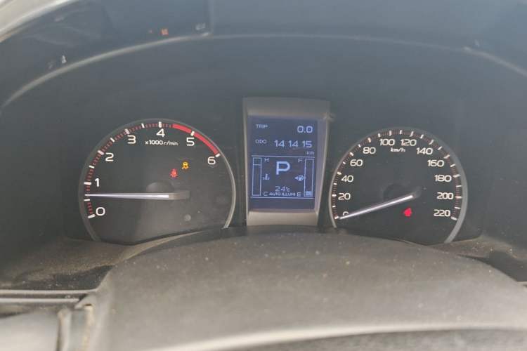 Used Isuzu D-MAX 2018 3.0T Four-Wheel Drive Automatic X-POWER Edition 4JJ1-TC HI Instrument Cluster