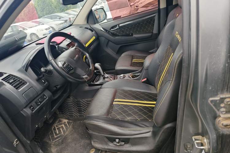 Used Isuzu D-MAX 2018 3.0T Four-Wheel Drive Automatic X-POWER Edition 4JJ1-TC HI Left Front Seat