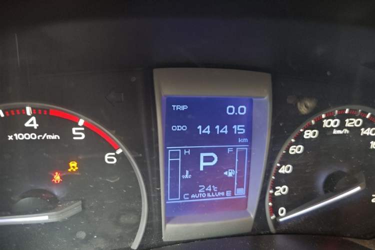 Used Isuzu D-MAX 2018 3.0T Four-Wheel Drive Automatic X-POWER Edition 4JJ1-TC HI Odometer Close Up