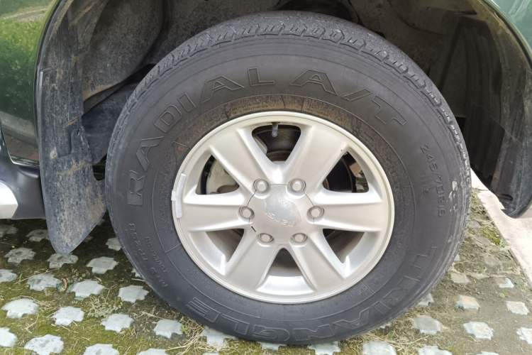 Used Isuzu D-MAX 2018 3.0T Four-Wheel Drive Automatic Ultra-Luxury Version 4JJ1-TC HI Right Front Wheel Hub