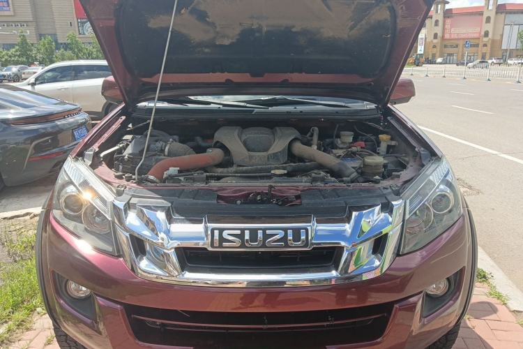 Used Isuzu D-MAX 2018 3.0T Four-Wheel Drive Manual Base Version 4JJ1-TC HI Engine Bay