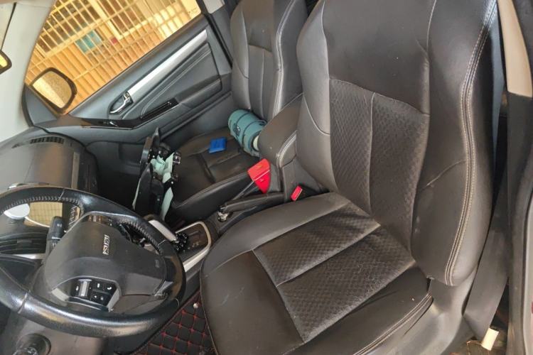 Used Isuzu D-MAX 2018 3.0T Four-Wheel Drive Automatic Ultra-Luxury Version 4JJ1-TC HI Left Front Seat