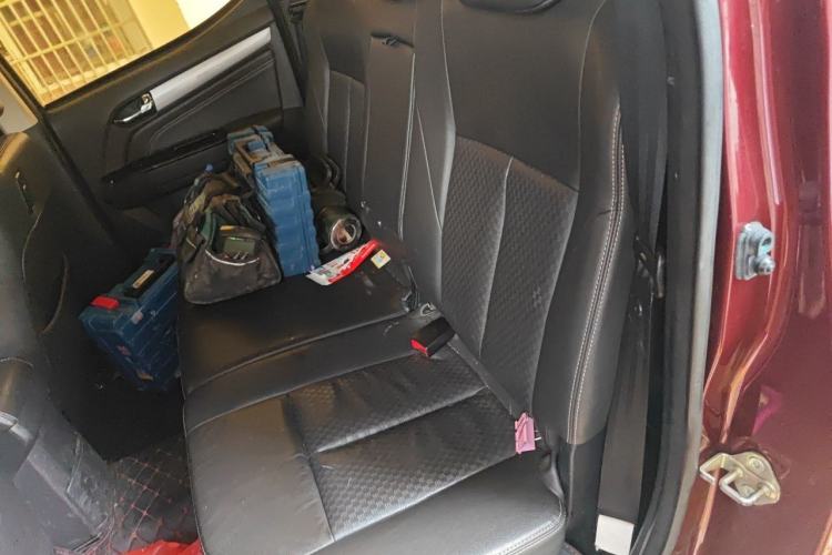 Used Isuzu D-MAX 2018 3.0T Four-Wheel Drive Automatic Ultra-Luxury Version 4JJ1-TC HI Left Rear Seat