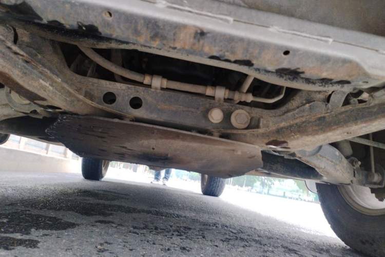 Used Isuzu D-MAX 2018 2.5T Two-Wheel-Drive Base Version JE4D25Q5A Chassis Front