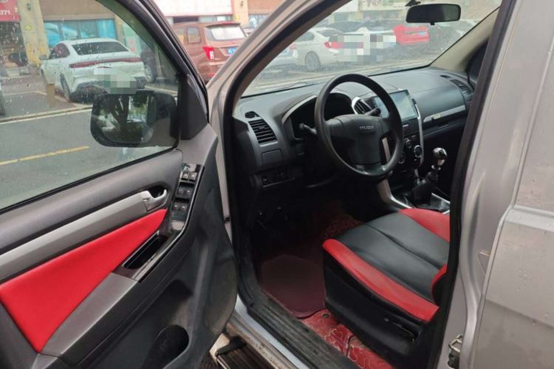 Used Isuzu D-MAX 2018 2.5T Two-Wheel-Drive Base Version JE4D25Q5A Driver Seat