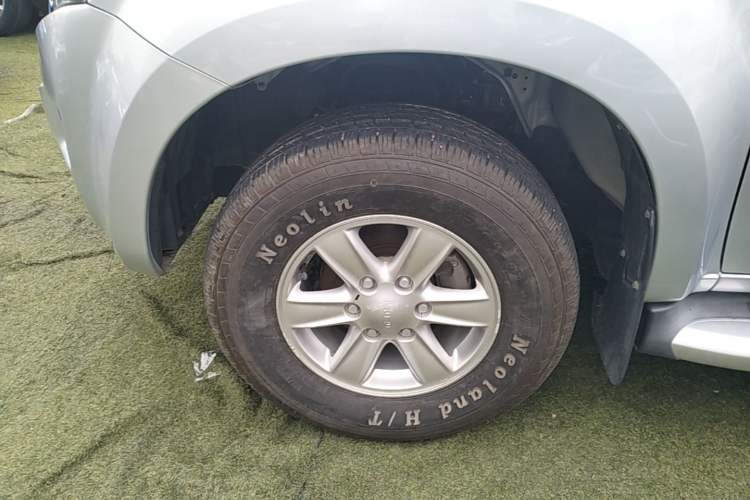 Used Isuzu D-MAX 2018 3.0T Two-Wheel Drive Automatic Elite Version 4JJ1-TC HI Exterior 4