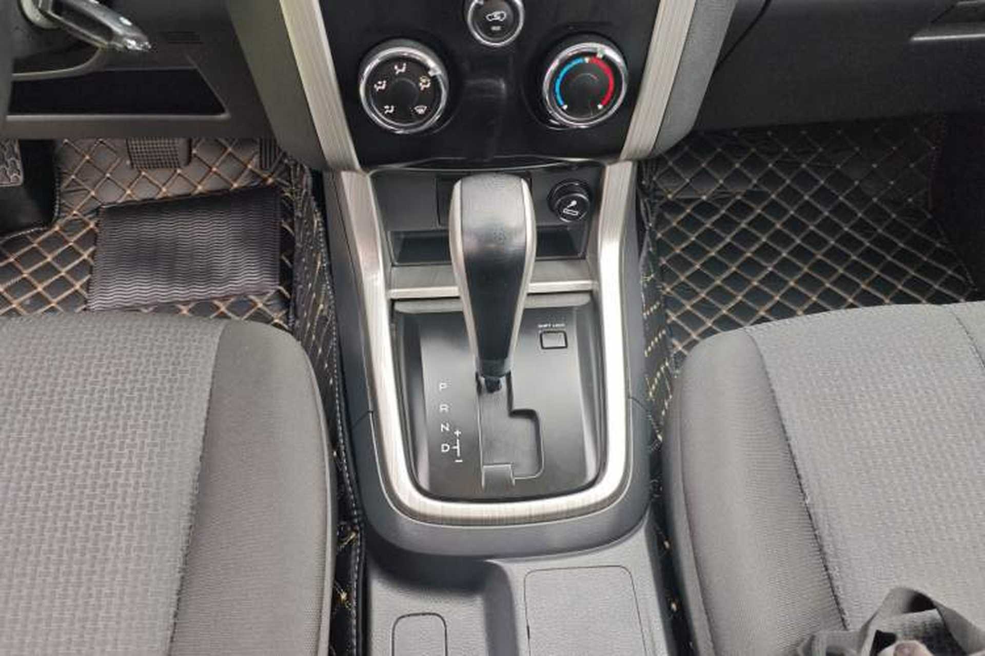 Used Isuzu D-MAX 2018 3.0T Two-Wheel Drive Automatic Elite Version 4JJ1-TC HI Gear Lever