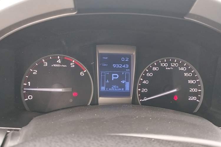 Used Isuzu D-MAX 2018 3.0T Two-Wheel Drive Automatic Elite Version 4JJ1-TC HI Instrument Cluster
