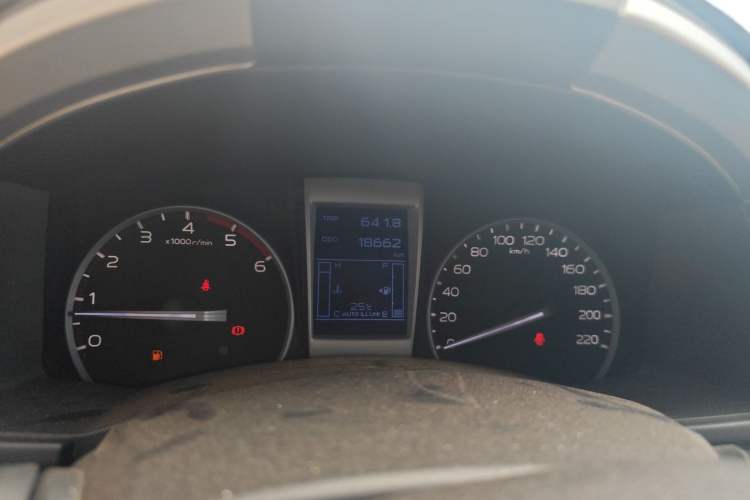 Used Isuzu D-MAX 2018 3.0T Four-Wheel Drive Manual Base Version 4JJ1-TC HI Instrument Cluster
