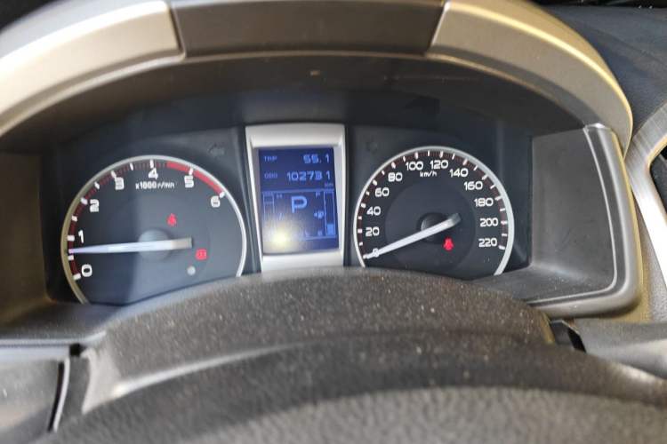Used Isuzu D-MAX 2018 3.0T Two-Wheel Drive Automatic Elite Version 4JJ1-TC HI Instrument Cluster