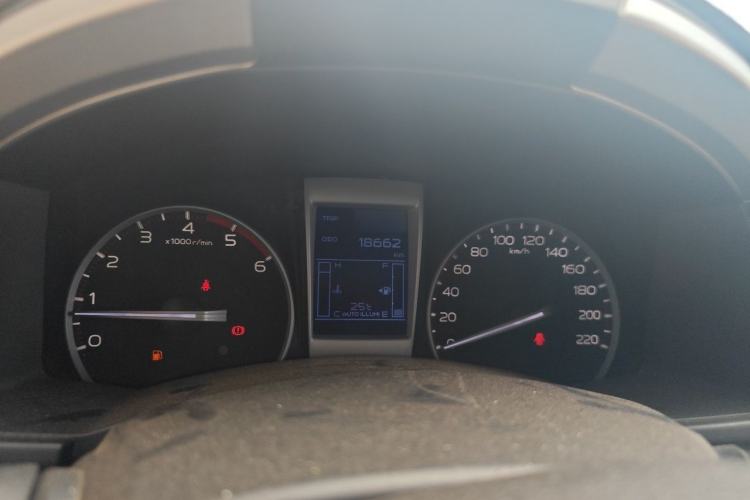 Used Isuzu D-MAX 2018 3.0T Four-Wheel Drive Manual Base Version 4JJ1-TC HI Instrument Cluster