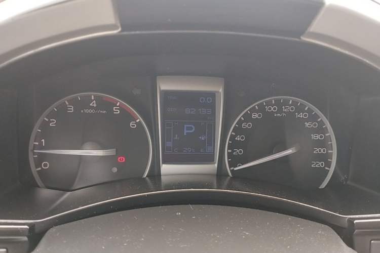 Used Isuzu D-MAX 2018 3.0T Two-Wheel Drive Automatic Elite Version 4JJ1-TC HI Instrument Cluster