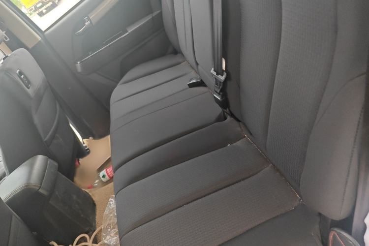 Used Isuzu D-MAX 2018 3.0T Four-Wheel Drive Manual Base Version 4JJ1-TC HI Interior 4
