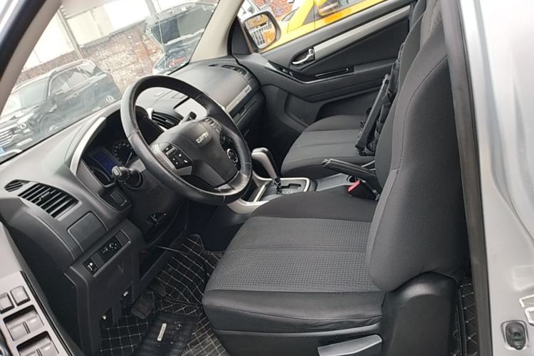 Used Isuzu D-MAX 2018 3.0T Two-Wheel Drive Automatic Elite Version 4JJ1-TC HI Left Front Seat